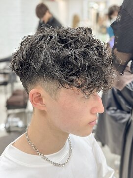 テクト バイアッシュ 吉祥寺店(Tect by Ash) スペインカールスパイラルパーマツーブロックフェード19時以降
