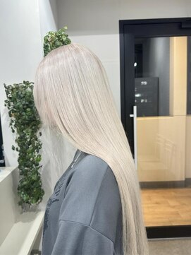 ユウル 横浜(juhl.) ホワイトブロンドブリーチダブルカラーアッシュブロンド横浜駅