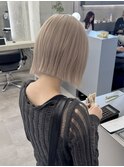 ぷつっとボブ×ホワイトベージュ　ふじゆー