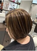 新城明るい白髪染め白髪ぼかしハイライト 大人ショートボブ