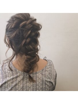 アピッシュ シェリ(apish cherie) 無造作アレンジ