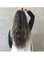 リリ(Riri)&nbsp;ベージュ系グラデーションハイライト