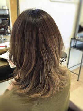 オルオル(OluOlu) 外ハネレイヤーヘア〔八戸,田向〕