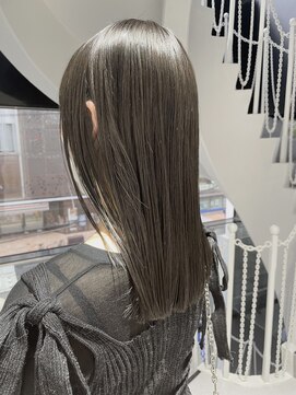 オンザ(ONTHE) 透明感ピスタチオグレージュ