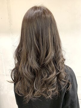 スタンス(stance) インナーカラーも可愛い、グレージュロング