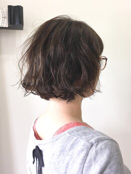 【東区/新外】暗めの髪色でも軽く見えこなれ感ＵＰ♪朝のスタイリングもさっと簡単にキマる扱いやすい髪に!