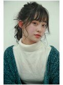 アレンジスタイル　黒髪　波ウェーブ