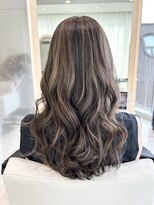 ザザアオヤマ(ZA/ZA AOYAMA)&nbsp;立体感のある外国人風ハイライトカラー