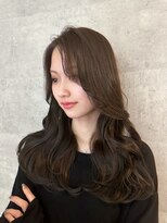 ベル(BEL)&nbsp;【木下限定】暗髪でも映えるトレンドレイヤーカット