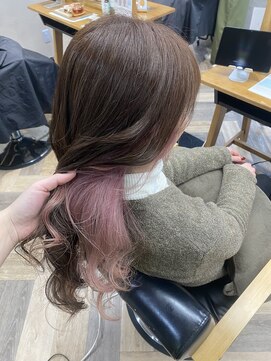 マーレ(MARLE./) 薄めアッシュピンクのインナーカラー