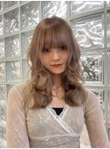 ミルクティーアッシュベージュカラーミディアムロングレイヤー