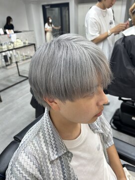 ショット 高槻(SHOT) ホワイトシルバーカラー