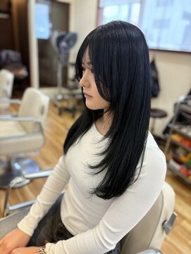 ココカラヘアー プラス(cococara‐hair plus) ネイビーカラー×レイヤーカット