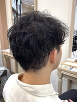 アルターリール(aL ter Rire)&nbsp;フェザーパーマ/サーフカール/刈り上げセンターパート/中村郁未