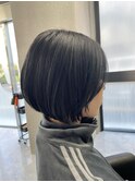 顔周りを切り込んだショートボブ【中野美容室】