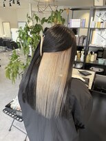 ファン(FAN)&nbsp;美髪ハイトーン インナーカラー