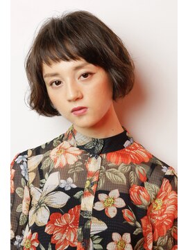 トロワエピ 表参道(Trois epis) ベビーバングエアリーショートボブ