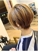 大人かわいい耳掛けショートボブ