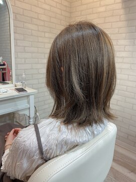 マーリャヘアー(mallia hair) くびれ外ハネミディアム