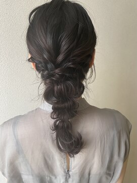 オウルヘアー(Owl hair) 編みおろしアレンジ/セミロング/黒髪/結婚式アレンジ