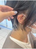 ショートボブ×イヤリングカラー