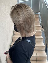 ホワイトグレージュ コンマヘア くすみブルー ダークアッシュ