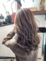 サーティーン(THIRTEEN)&nbsp;ふんわり外巻き韓国風 glossカラーでダメージレス　[20代]