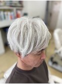 白髪×ミディアムヘア