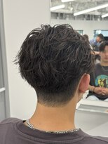 バース 梅田中崎町店(BIRTH)&nbsp;ニュアンスパーマセンターパートフェザーパーマ韓国メンズパーマ