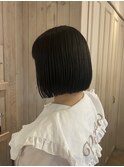 ぱつっとボブヘアー