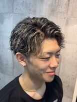 メイン(MENIN)&nbsp;【Insta@hi_de0205】ハイライト×パーマスタイル[相模大野/町田]