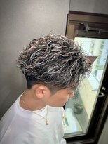 メンズ ラピス(Men's Lapis) ワイルドパーマ　ホワイトメッシュ　フェードカット