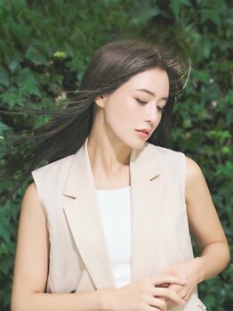 年齢を重ねることをポジティブに捉え、それぞれの年代にふさわしい美しさを引き出す質感再整カラー