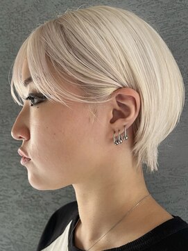 アルカナ 明治神宮前原宿(ARCANA) ホワイトカラー　ホワイトブロンド　ハンサムショート