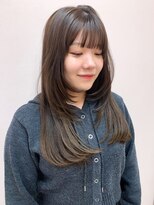 ソンノ(sonno)&nbsp;ロングレイヤー ハッシュカット 顔周りカット ベージュ