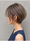 前下がりショートボブ ハイライト ミルクベージュ