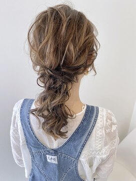 アイズ ヘアー メイク(I's hair make) ラフ　無造作　ポニーテール　アレンジ