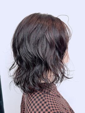 ハロウ ウェービーパーマをウェットスタイリング