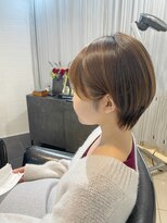 ラブクロムトーキョー オモテサンドウ(LOVECHROME OMOTESANDO)&nbsp;ハンサムショート　センターパート　メルティからー