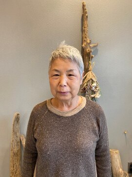 ニュートラル(NEUTRAL) お母様スタイル!