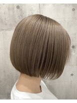 ビスポーク(BESPOKE)&nbsp;20代30代40代小顔ショートボブミルクティーベージュ