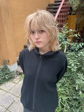 シーン(SCENE)&nbsp;レイヤーカット ハイトーンカラー ブリーチ 10代20代 ホワイト