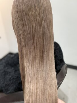 エレクシィ(ELEXY) 自毛風ストレート ロングライトベージュ