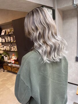 サニー 渋谷(SUNNY) バレイヤージュ、ハイライト、レイヤーロング、グレーベージュ