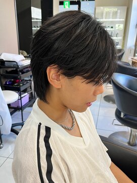 アイズ 海老名(AIZU) センターパートウルフ メンズカット メンズヘア 海老名 眉毛