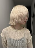 ホワイトブロンドボブ