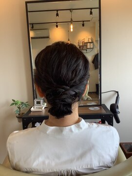 マイアイドゥー(My. i do) シニヨンアレンジ