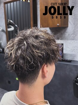 CUT SHOP JOLLYの写真/【当日予約OK／駐車場3台】那覇市真地のアットホームな空間で、髪質に合わせた理想のスタイルへ◆