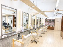 サロン ド ケーダッシュ(salon de K dash)の雰囲気(広々とした店内でゆっくり施術を受けることができます。)