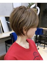 ミィ 表参道(mee.)&nbsp;【mee.】耳かけ丸みショート　ベージュアッシュ